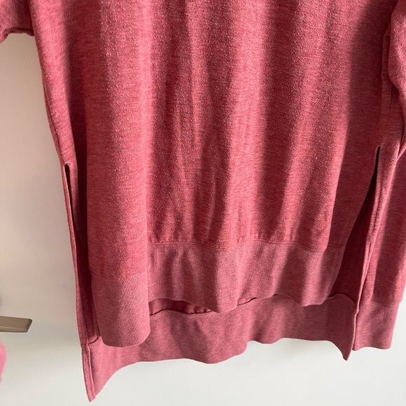 Alo Yoga Glimpse Long Sleeve Red - Picture 2 of 4